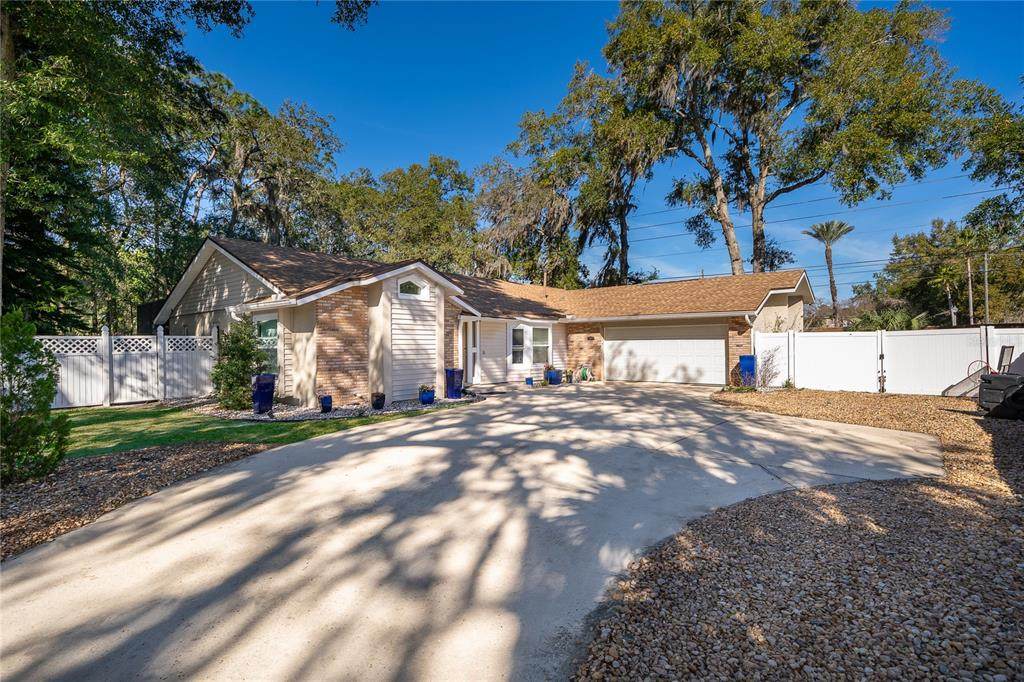 1077 Howell Harbor Drive - Photo 1