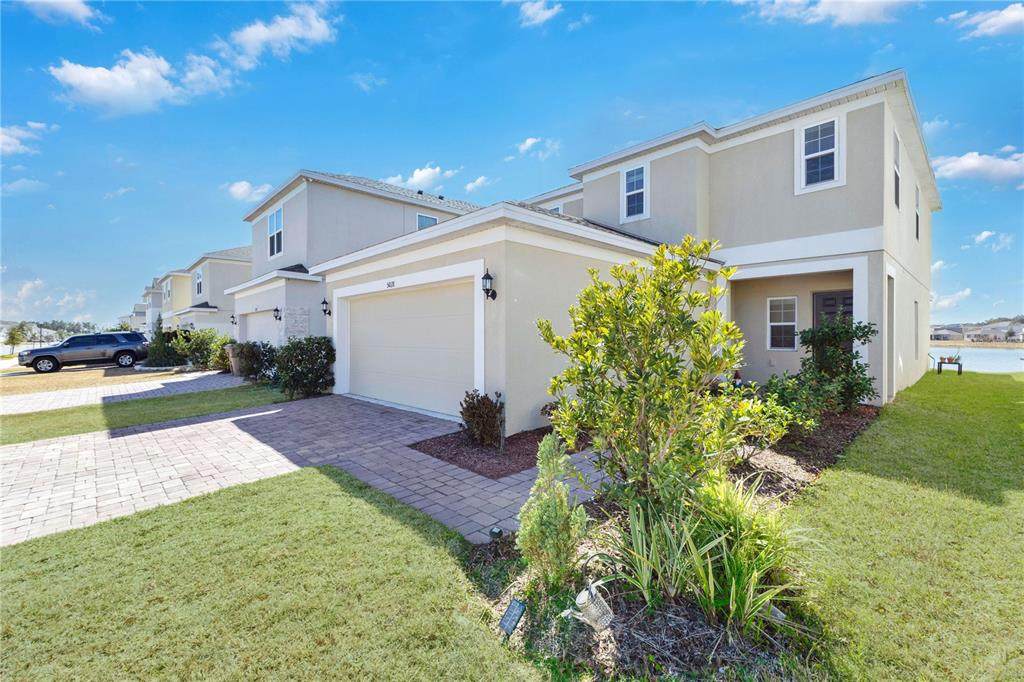 5018 Royal Point Avenue - Photo 1