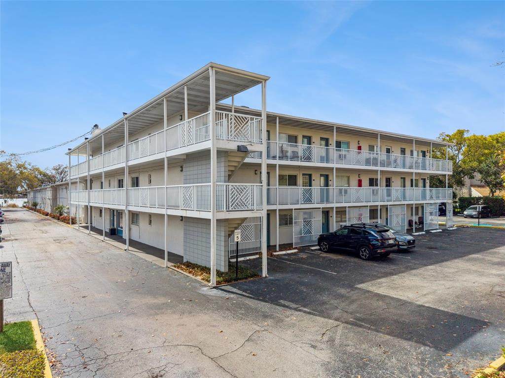 320 Lakeview Street - Photo 1