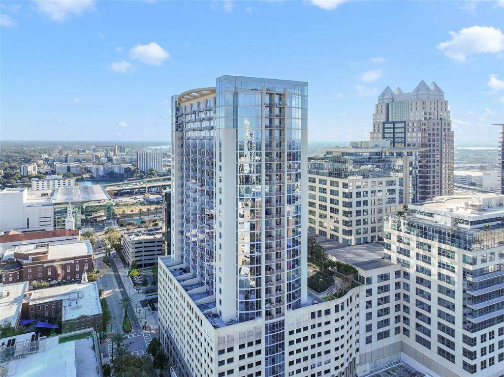 155 Court Avenue - Photo 1