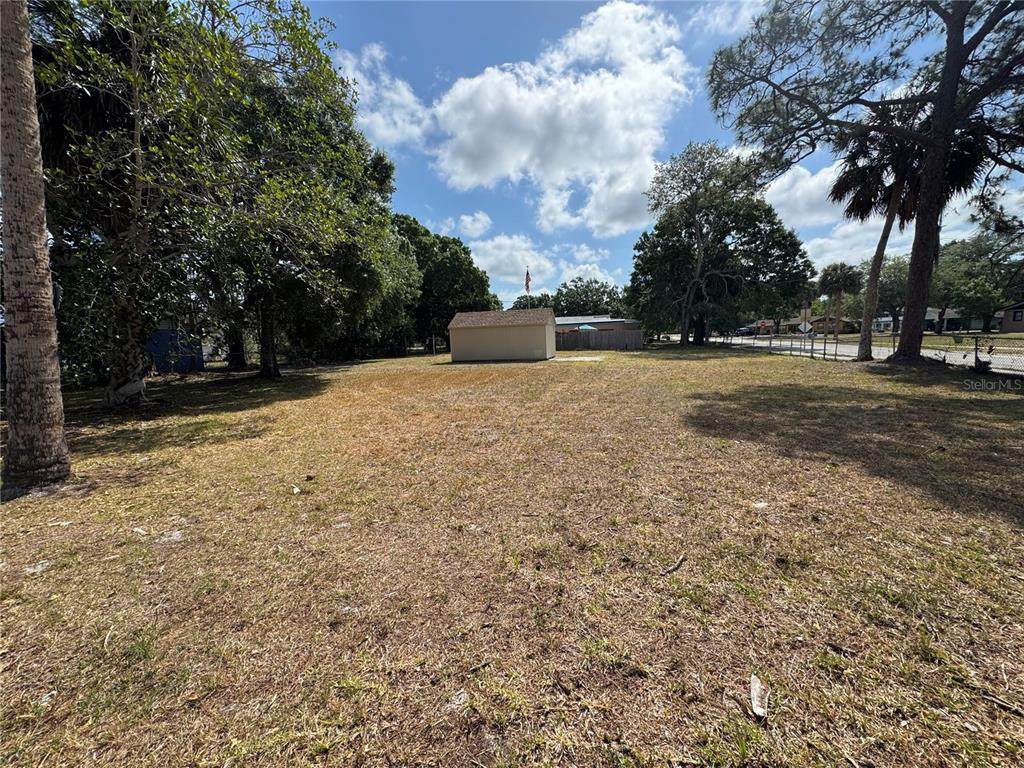 633 Varr Avenue - Photo 1
