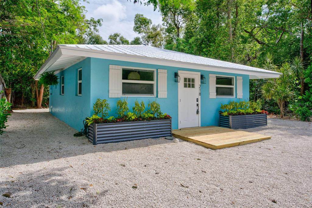 218 Lignumvitae Drive - Photo 1