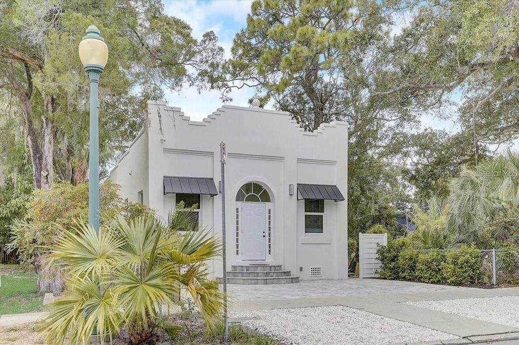 1862 6TH Street - Photo 1