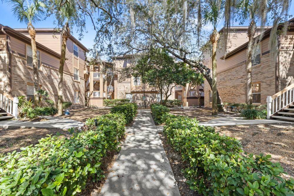 486 Pin Oak Place - Photo 1