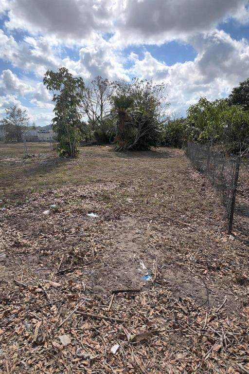 841 Booker Avenue - Photo 1