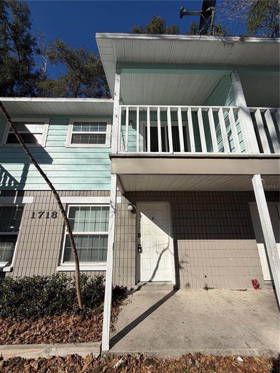 1718 69TH Terrace - Photo 1