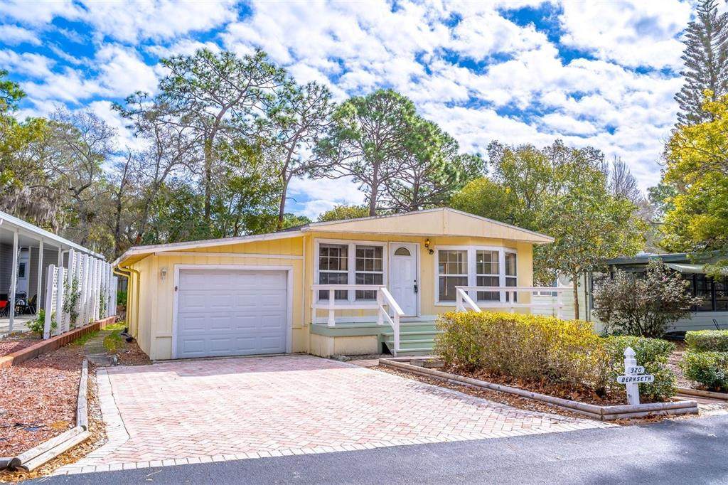 320 Forest Boulevard - Photo 1