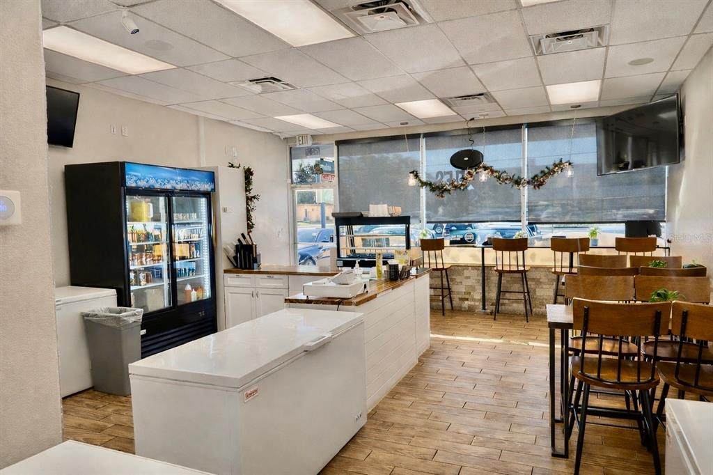 517 Semoran Boulevard - Photo 1