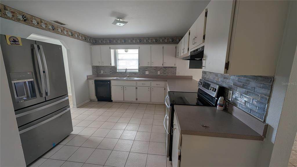 2423 South Avenue - Photo 1