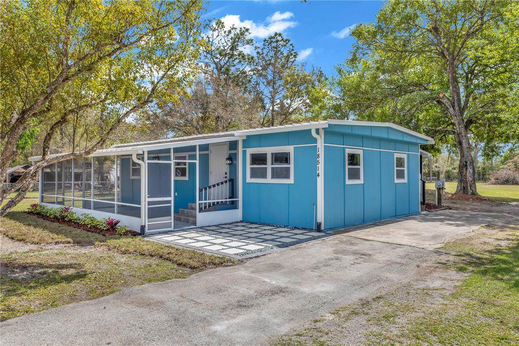 18514 Seaford Avenue - Photo 1