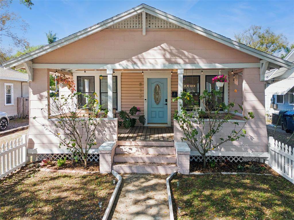 812 Paris Street - Photo 1