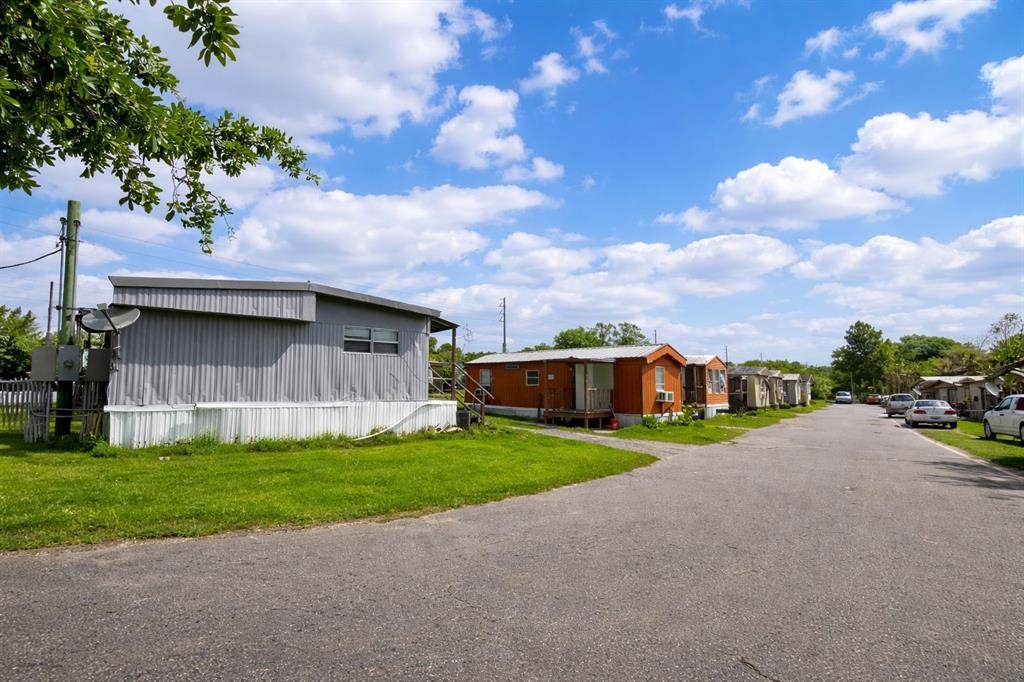 15992 Colonial Drive - Photo 1