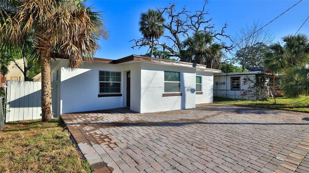 326 Hobart Avenue - Photo 1