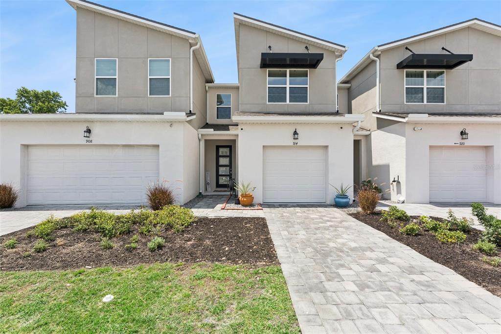 914 Spring Palms Loop - Photo 1