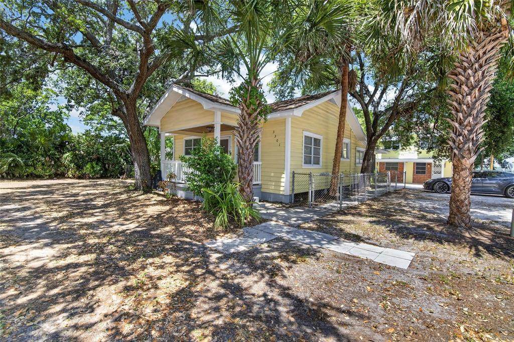 3301 Woodlawn Avenue - Photo 1