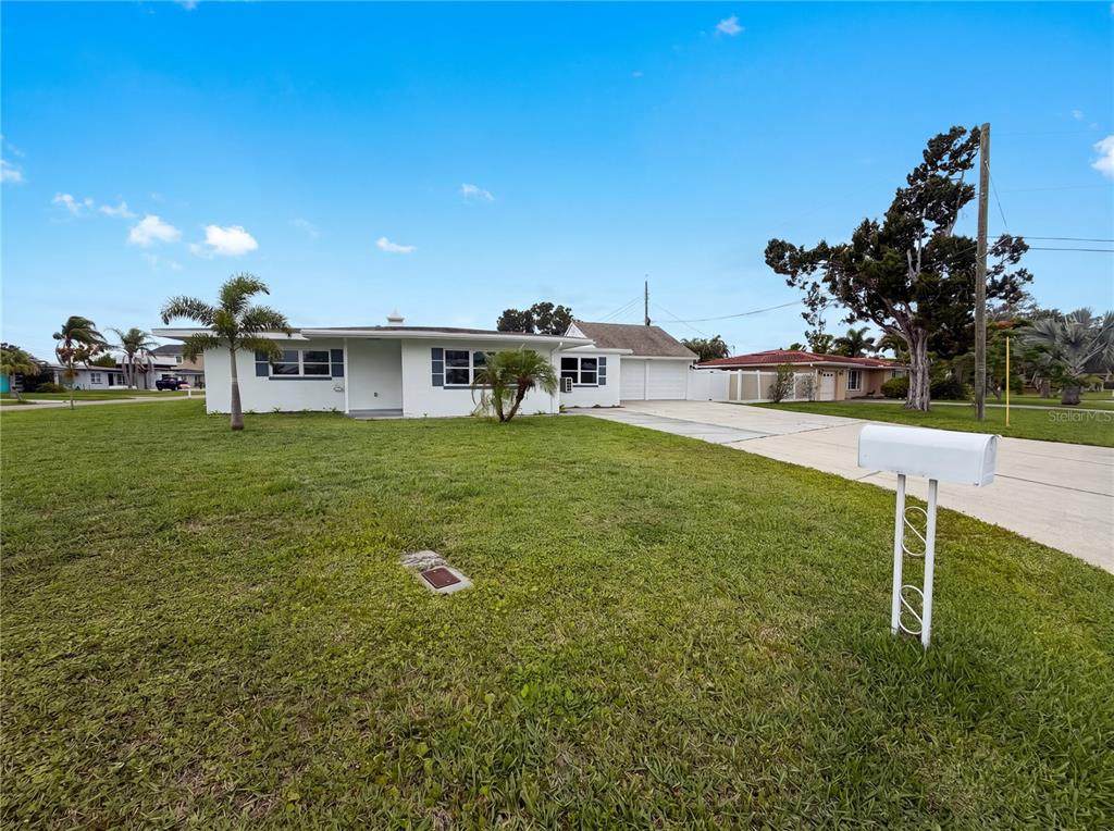 567 Baywood Drive - Photo 1