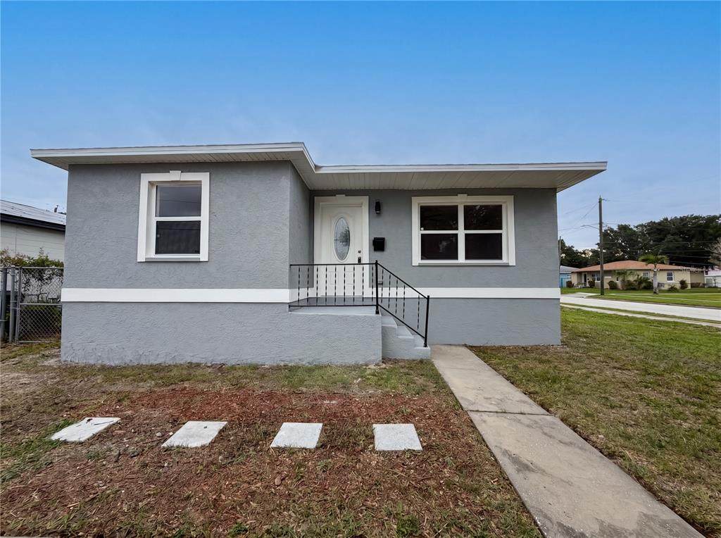 845 40TH Avenue - Photo 1