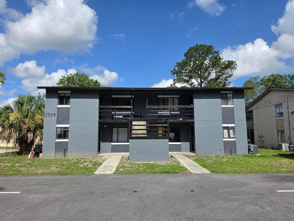 2526 Oak Avenue - Photo 1