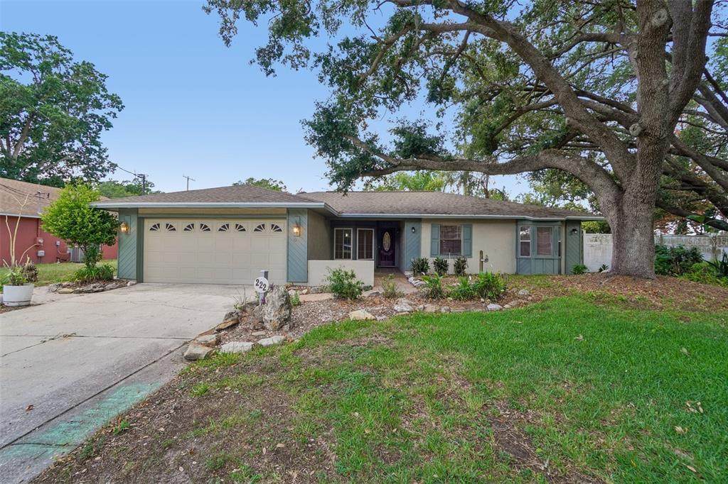 222 Lakeview Drive - Photo 1