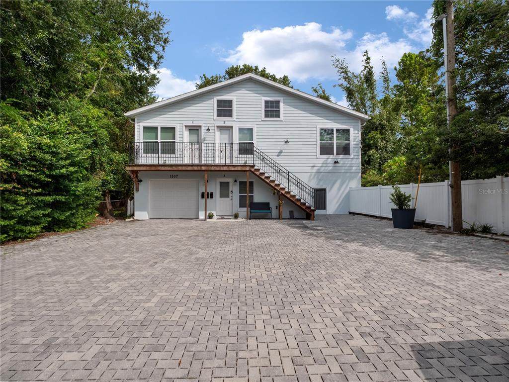 1505 Catherine Street - Photo 1