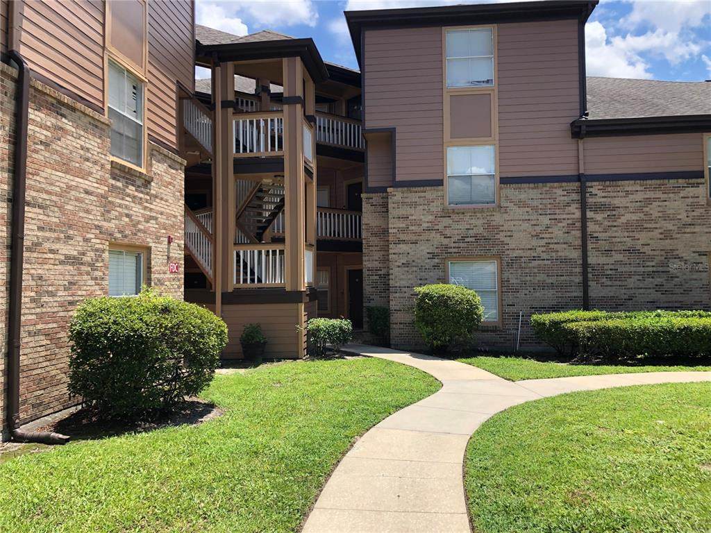 498 Pin Oak Place - Photo 1