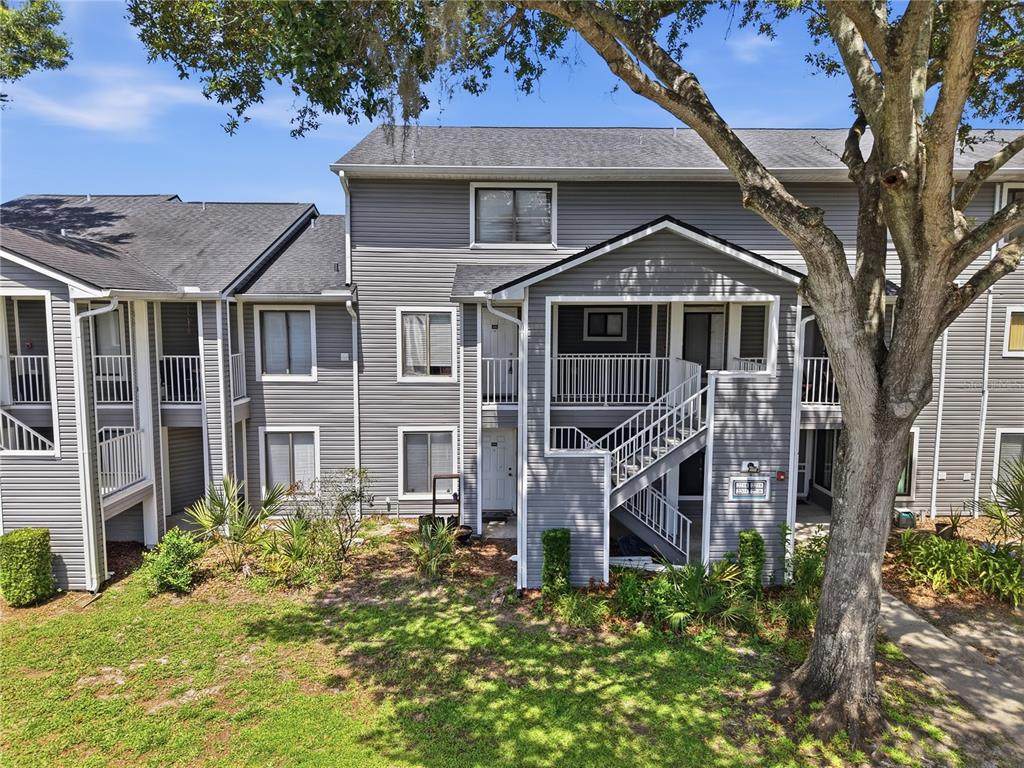 2216 Stonington Avenue - Photo 1