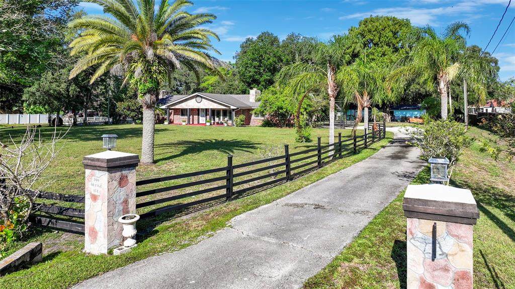 298-300 Orange Avenue - Photo 1