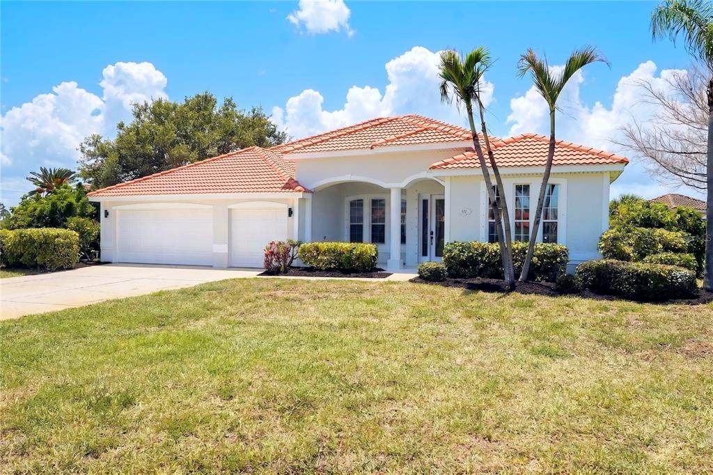 572 Oceanside Boulevard - Photo 1