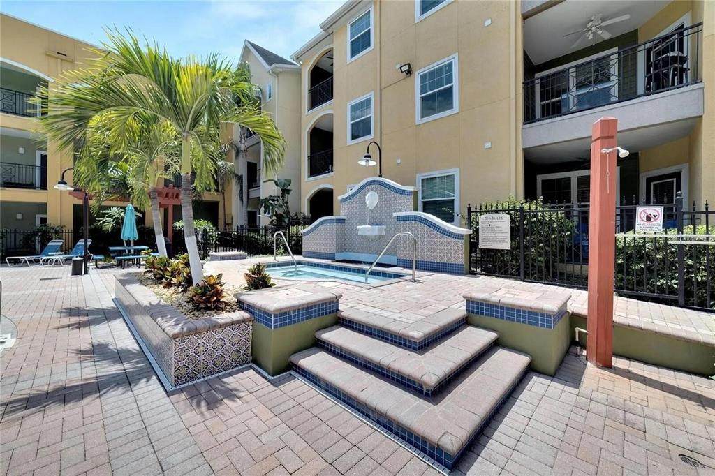 2010 Palm Avenue - Photo 1