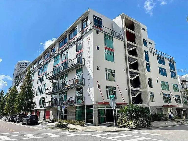 101 12TH Street - Photo 1
