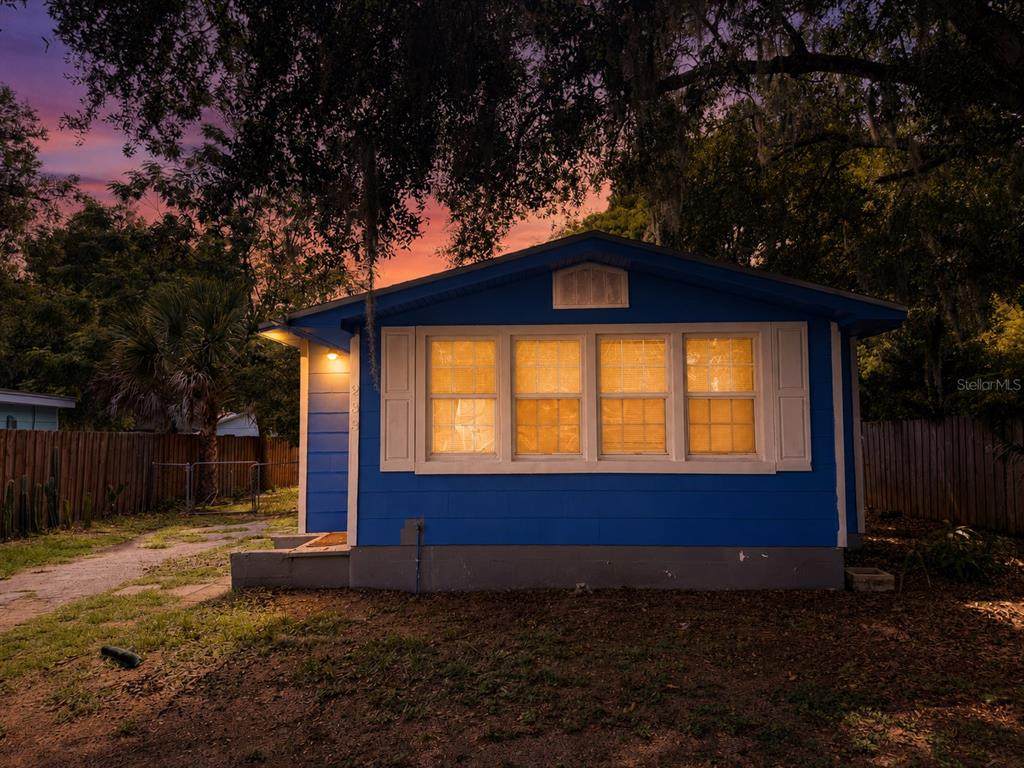 233 S Rhodes Street - Photo 1