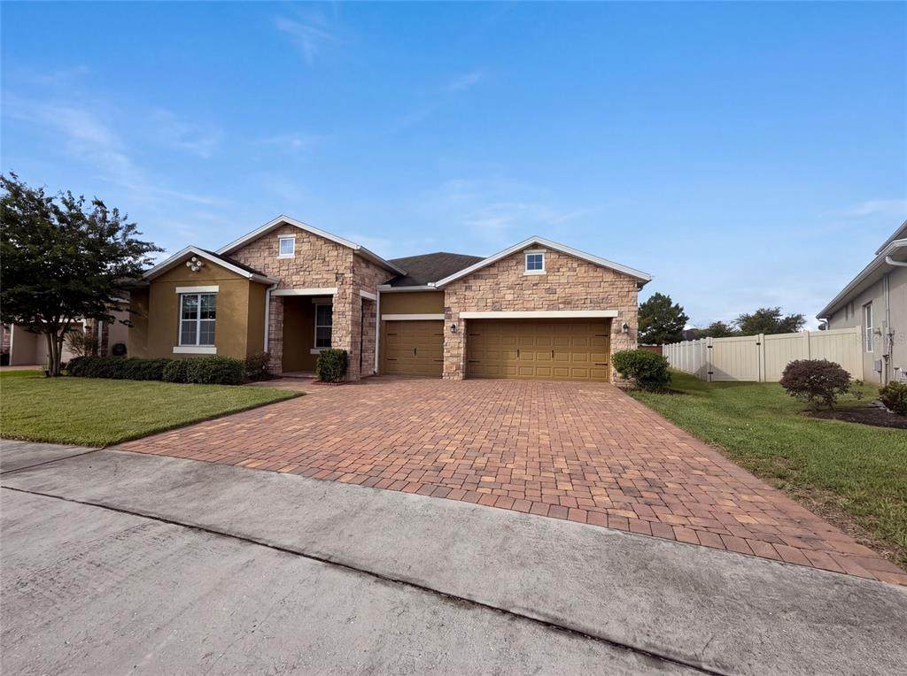 918 Blackthorn Drive - Photo 1