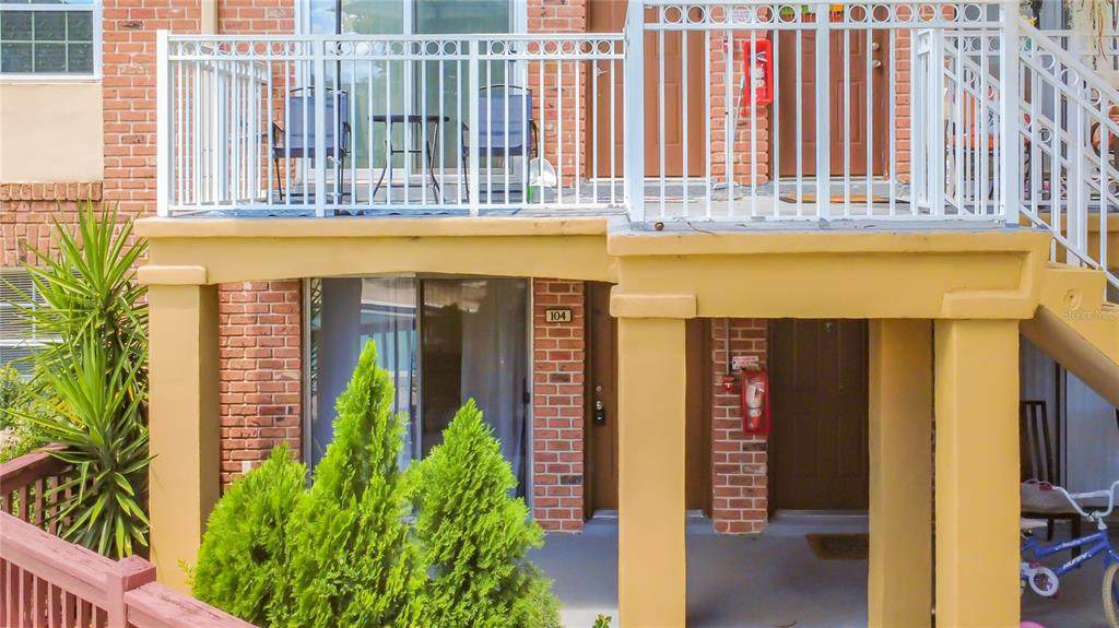 476 Banyon Tree Circle - Photo 1