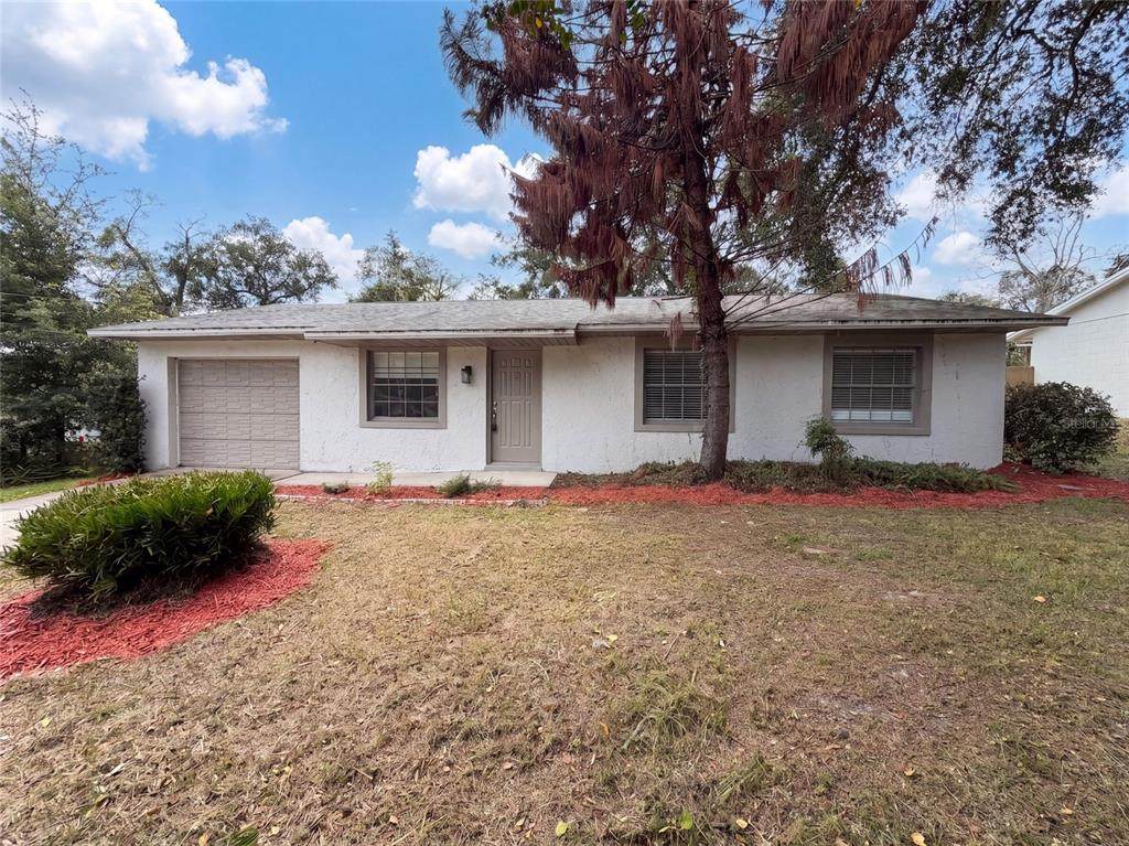 976 Liskeard Avenue - Photo 1