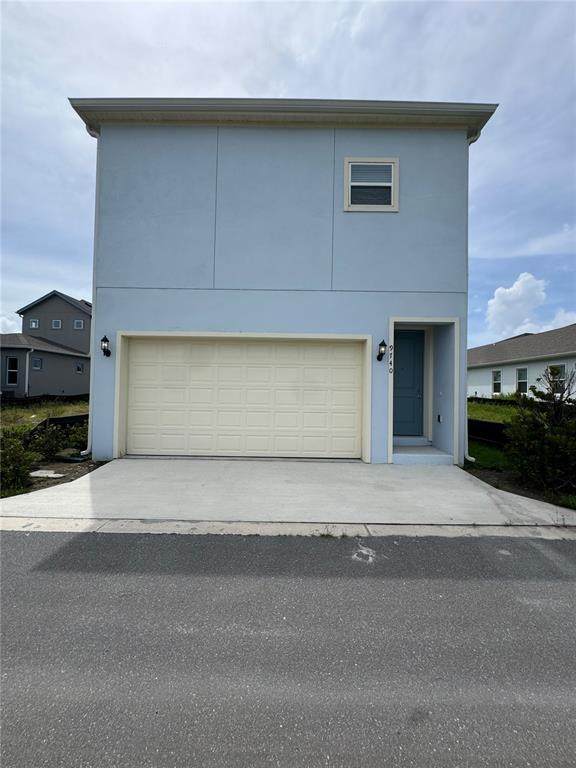 9740 Undset Aly - Photo 1
