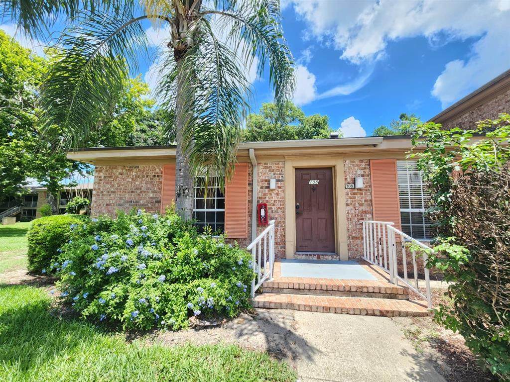 416 Banyon Tree Circle - Photo 1
