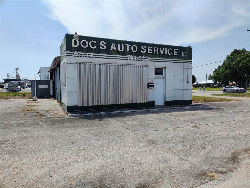 805 Parrott Avenue - Photo 1