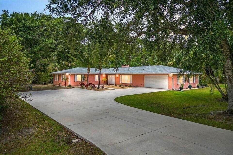 115 36TH Court - Photo 1