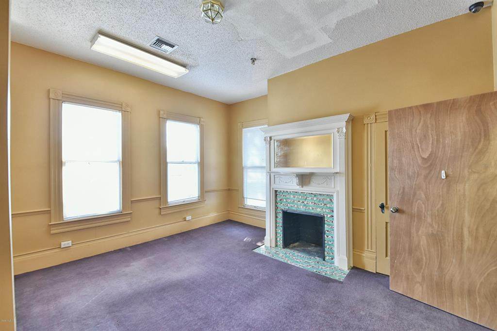725 Silver Springs Boulevard - Photo 1