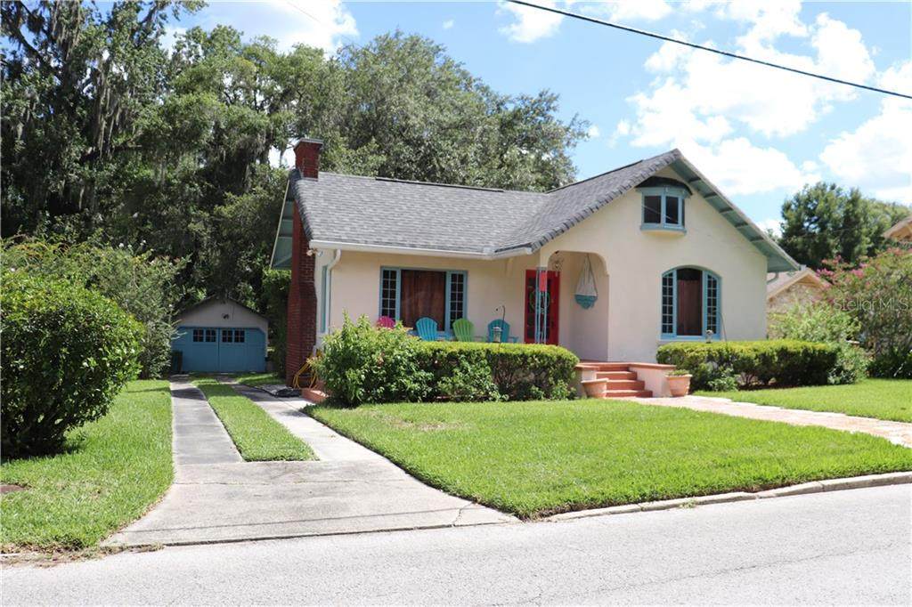 922 10TH Street - Photo 1