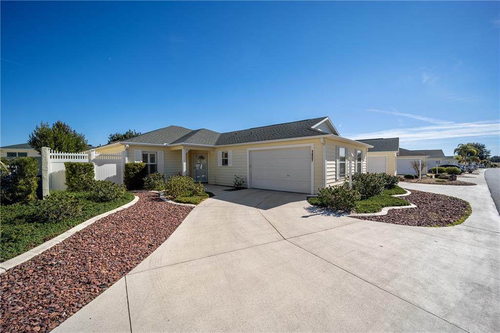1427 Azteca Loop - Photo 1