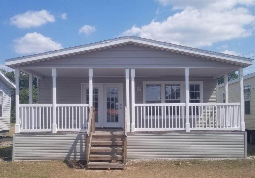 000 Wellington Avenue - Photo 1
