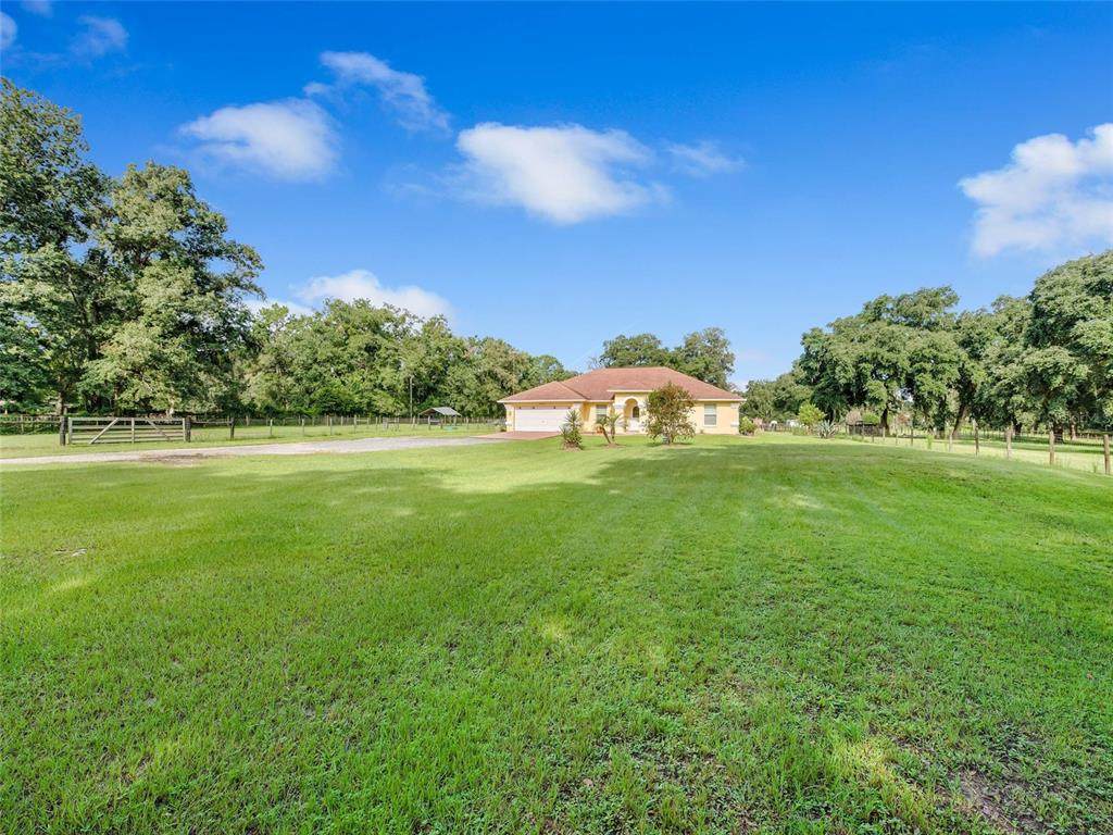 8548 115 Avenue - Photo 1