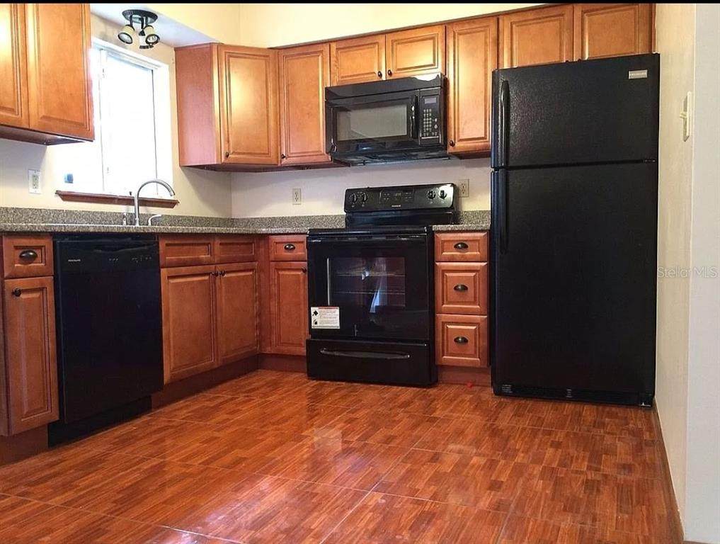 11249 76TH Terrace - Photo 1