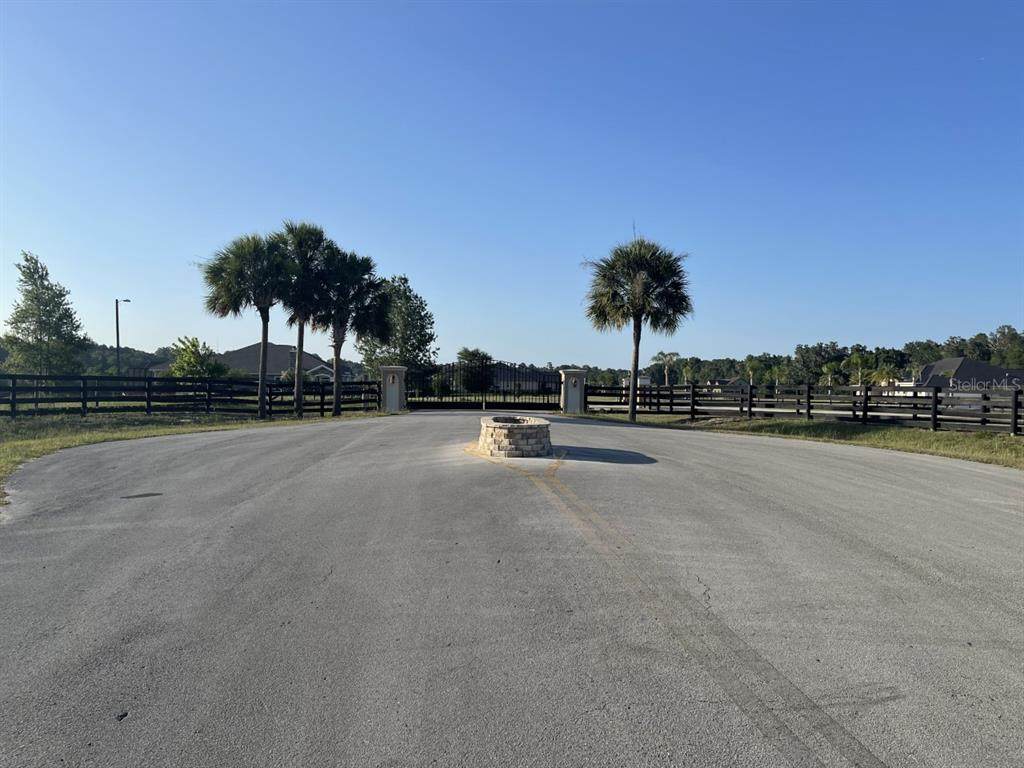 0 37 AVENUE Road - Photo 1