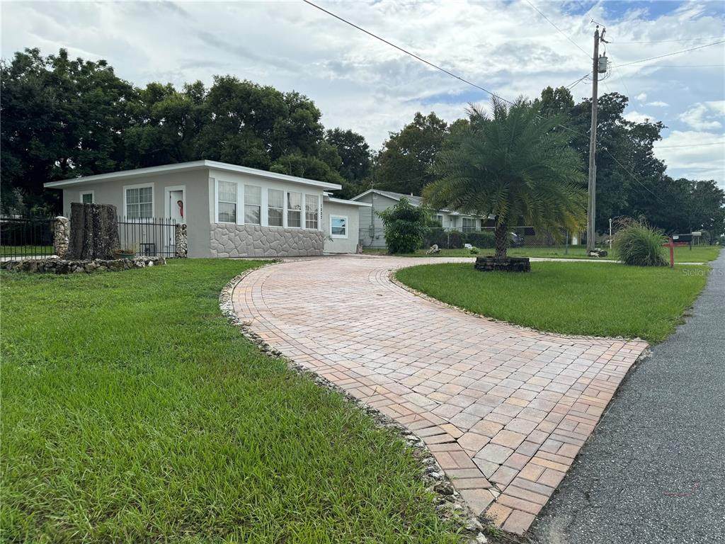 1507 Grove Avenue - Photo 1