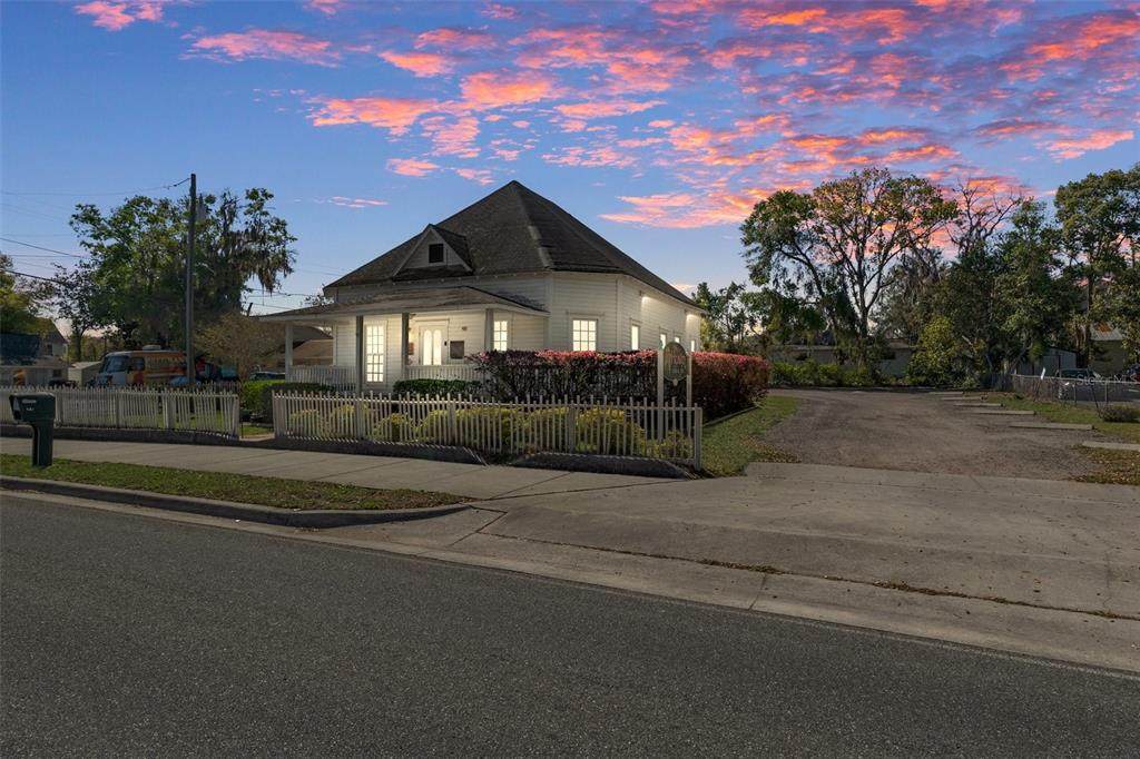 401 Tompkins Street - Photo 1