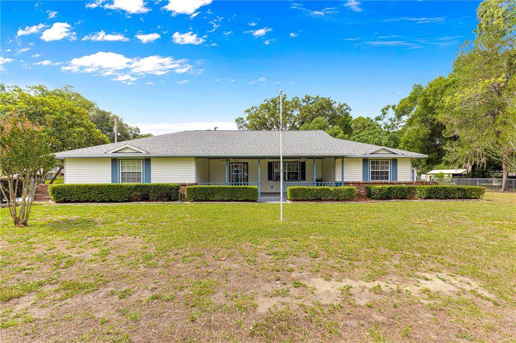 4880 23 Avenue - Photo 1