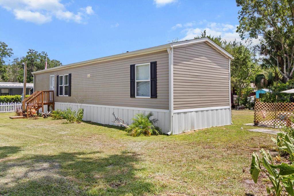 609 Redbud Terrace - Photo 1