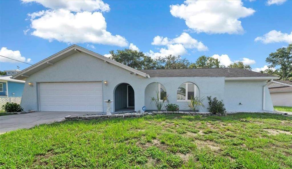 819 Country Club Drive - Photo 1